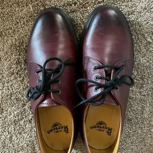 Dr. Martens 1461 3-eye Oxfords Cherry Red Antique Temperly